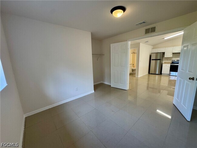 Foto del edificio - 10741 Robinson St