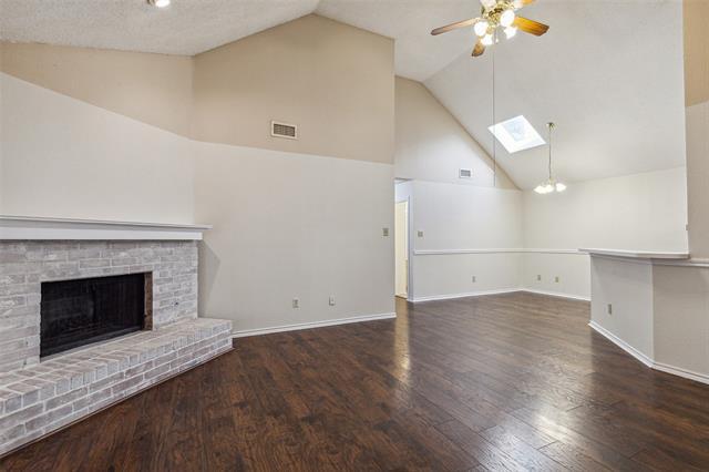 Building Photo - 465 El Rio Dr