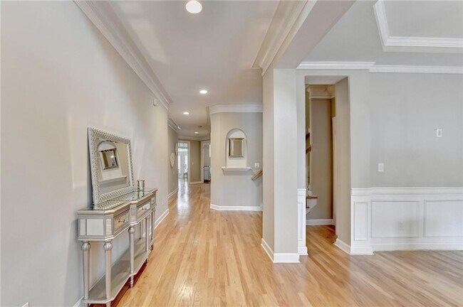 Building Photo - 106 Magnolia Grove