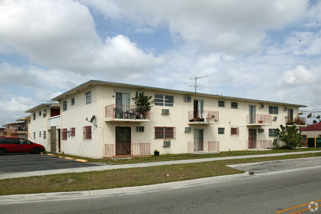 105 W 26th St, Hialeah, FL 33010 Apartments Hialeah, FL