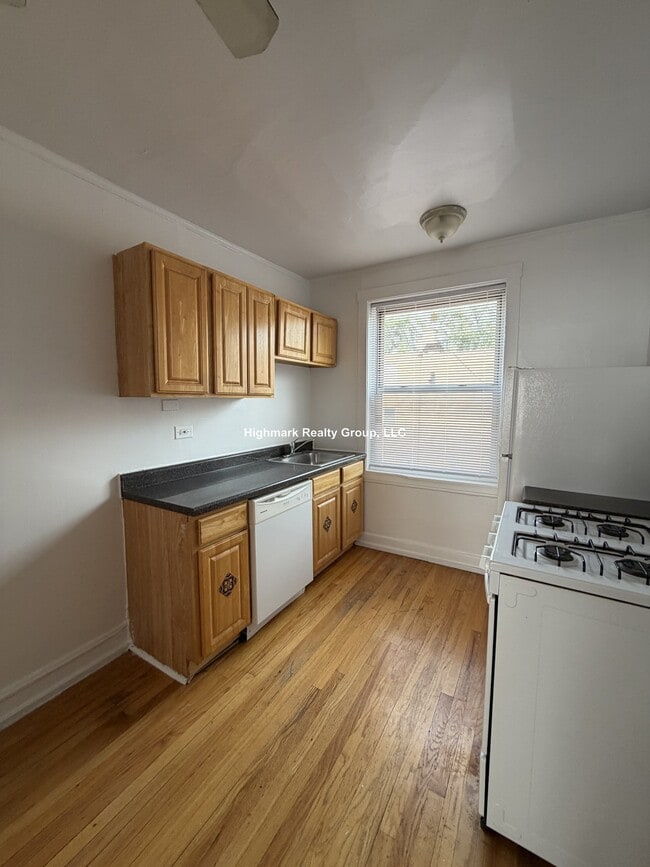Building Photo - 2344 W Touhy Ave