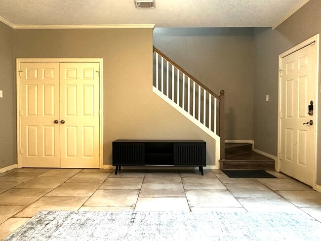 Building Photo - 2101 S 7th St