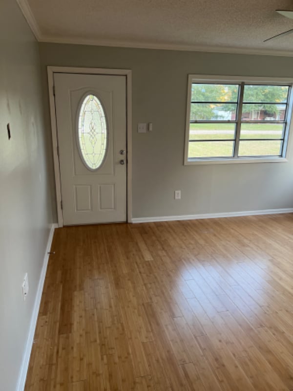 Foto del edificio - 119 Fairlane Dr