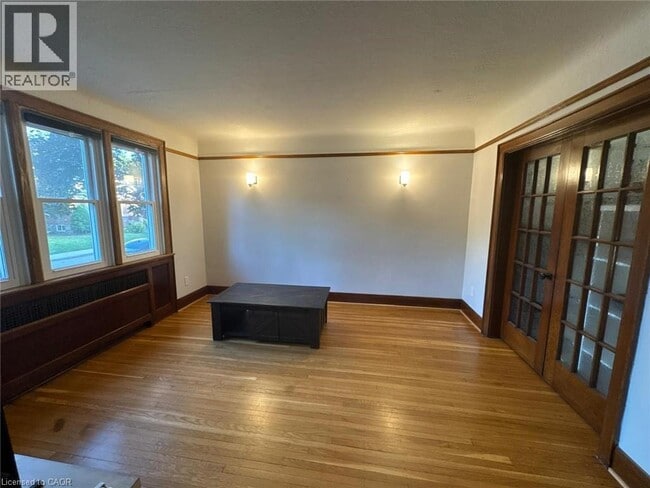 Photo du bâtiment - 74 E 15th St