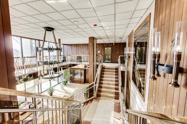 Building Photo - 3200 N Lake Shore Dr