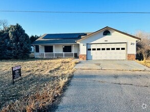 Building Photo - 3100 Meadowvale Dr