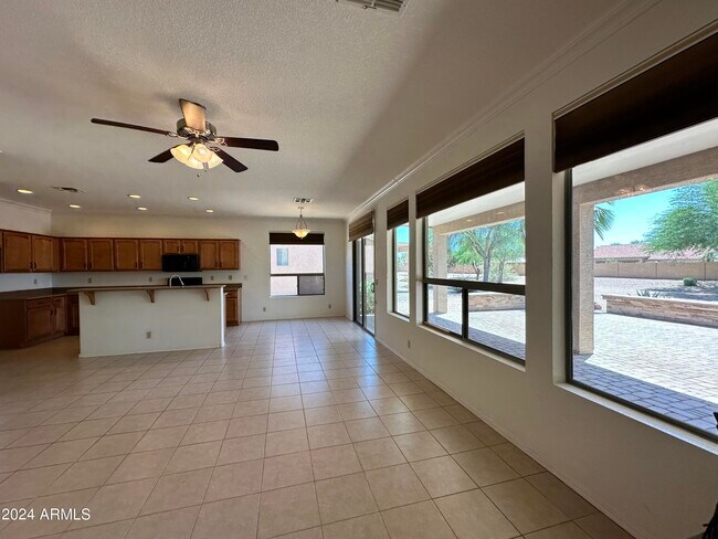 Building Photo - 23620 S Sunny Side Dr