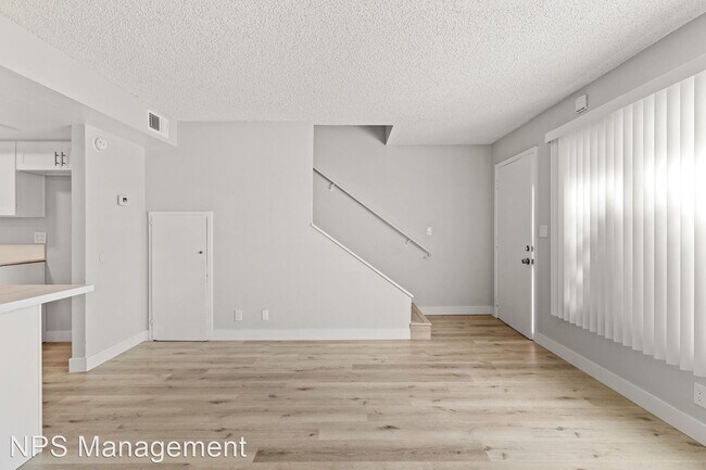 Foto del edificio - 2 br, 1.5 bath Apartment - 1012 Mission Dr...