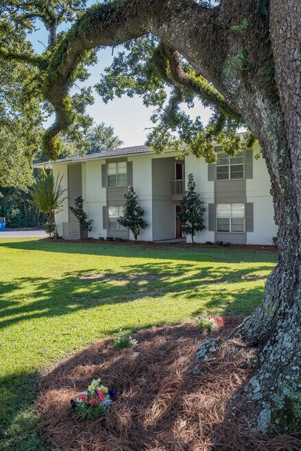 Twin Oaks Apartments