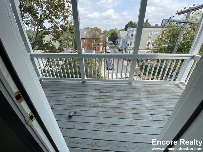 Building Photo - 350 Allston St