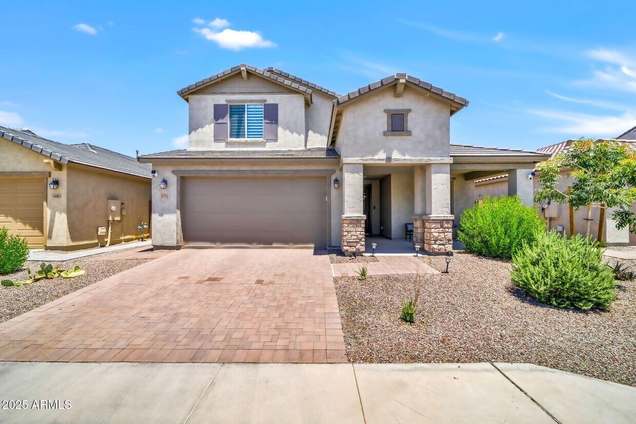 Foto principal - 6752 W Coles Rd