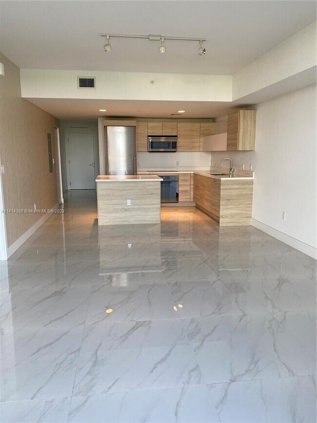 Building Photo - 16385 Biscayne Blvd