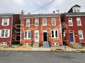 Building Photo - 277 Union St