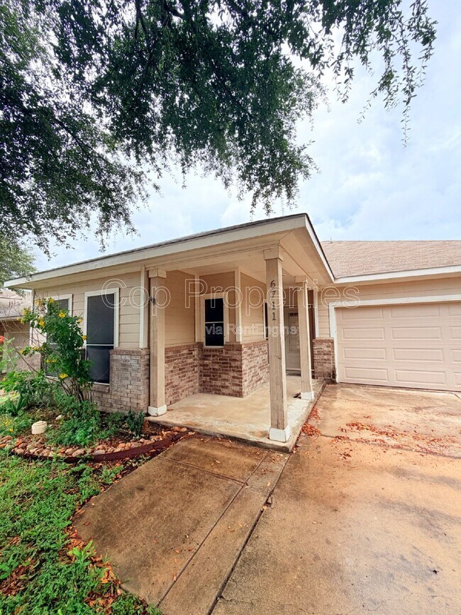 Building Photo - 6711 Buckhorn Cliff