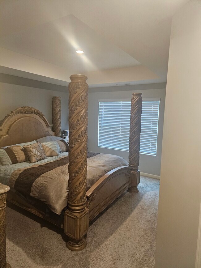Master Bedroom - 5640 Union Pointe Dr