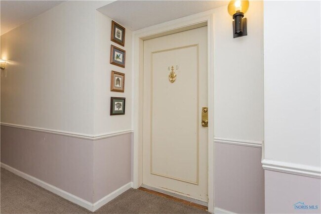 Main Entrance - 4343 W Bancroft St