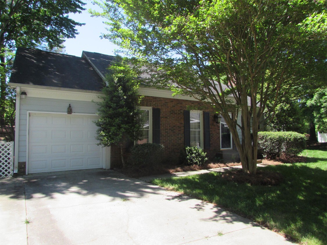Primary Photo - 2538 Dalston Ln