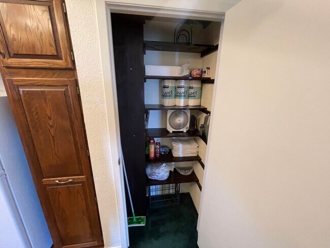 Foto del edificio - Beautiful townhome available now!