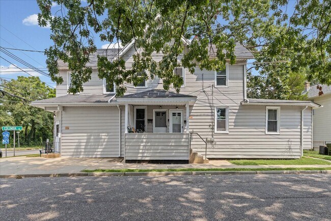 Building Photo - 601 Wesley Ave