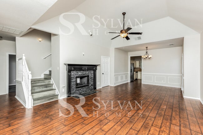 Photo - Enjoy living the good life in this 3 bedroom, 2 bathroom home