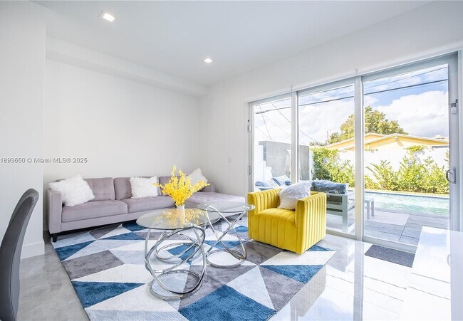 Foto del edificio - 3461 SW 25th St