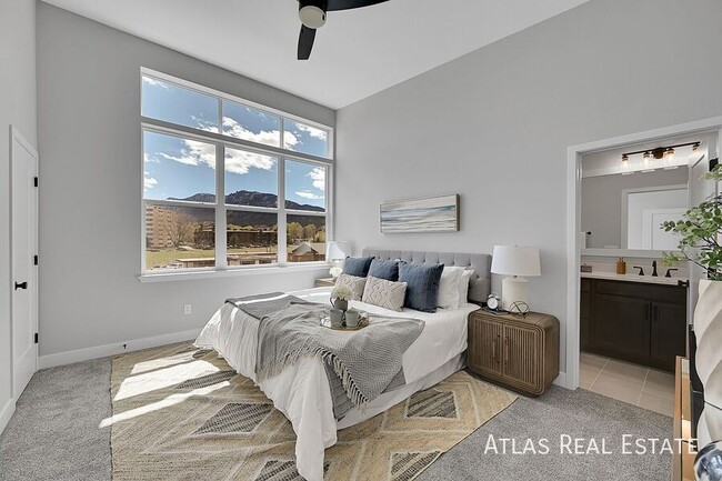 Building Photo - 889 Paget Pt