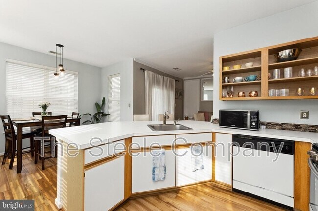 Foto del edificio - 15605 Everglade Ln