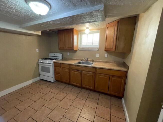 Building Photo - 2273 Jefferson Ave