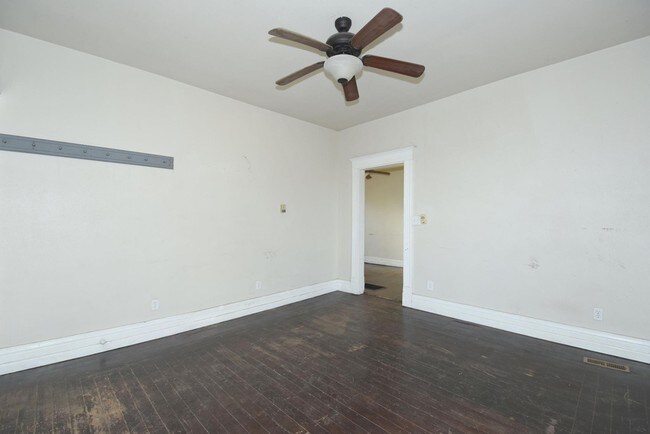 Photo - 536 W Monument St House