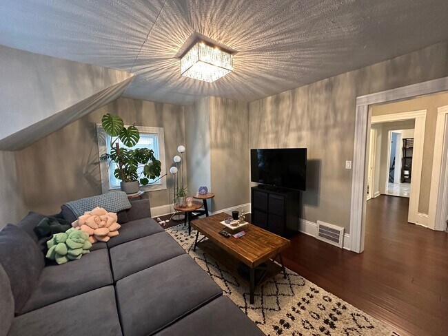 Foto del edificio - 1425 Hopkins Ave