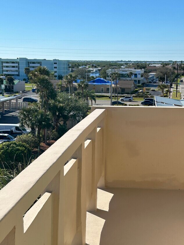 Comunidad frente a la playa - 2020 N Atlantic Ave