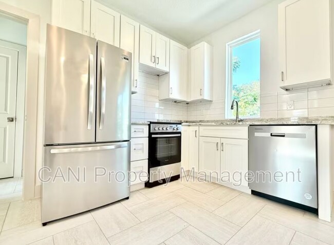 Photo - 728 Ellwood Ave Apartment