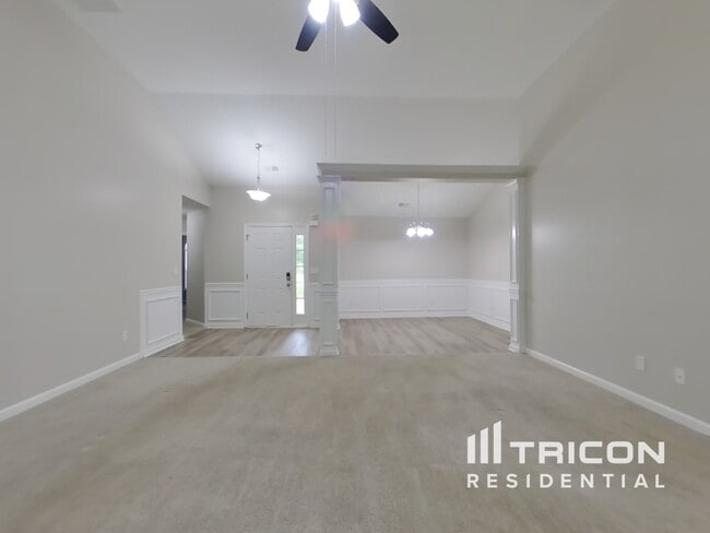 Building Photo - 247 Augusta Woods Dr
