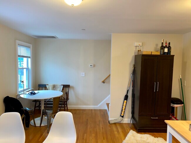Foto del edificio - 167 Thorndike St