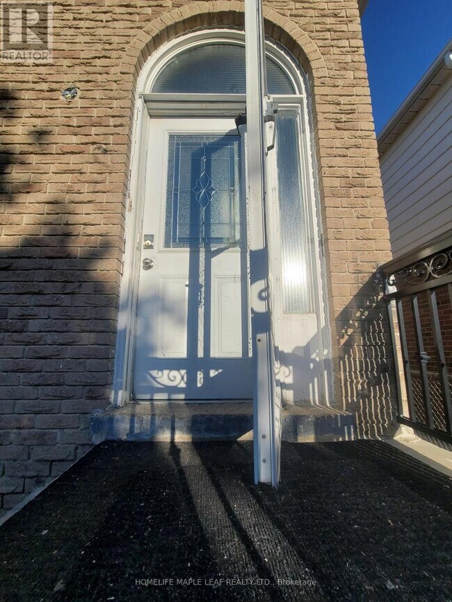 Building Photo - 10 Pickard Ln