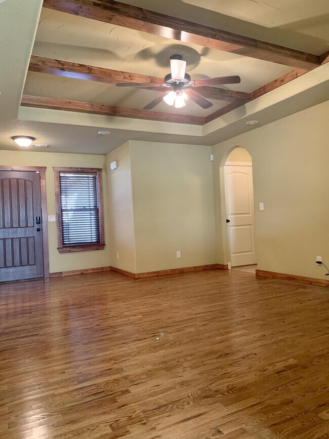 Building Photo - 2413 S 11th Pl