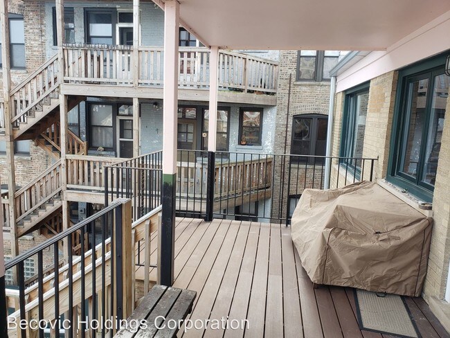 Foto del edificio - 7609 N Eastlake Terrace