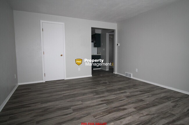 Building Photo - 708 N Fernmeadow Dr