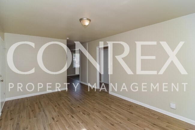 Building Photo - Beautiful 3 Bedroom