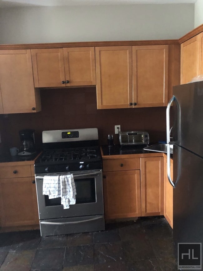 Building Photo - 150 DECATUR STREET** August 1st Availability