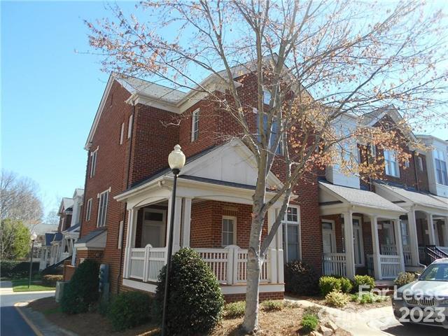 Primary Photo - 4903 S Hill View Dr