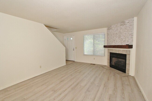 Foto del edificio - 3021 S Windstream Ln