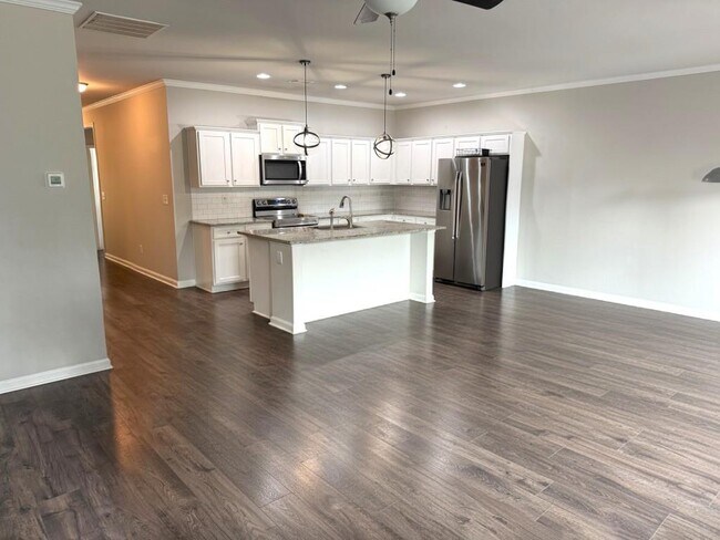 Foto del edificio - 113 Candler Park Dr