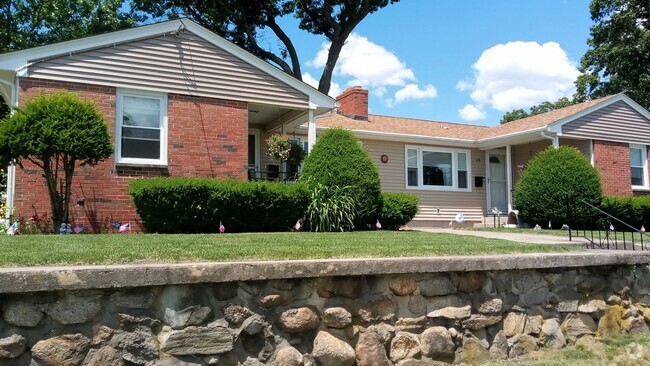 Building Photo - 108 Beachmont Ave