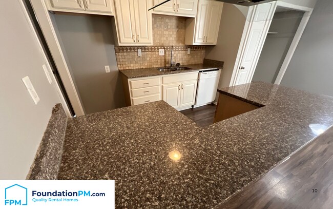 Building Photo - 3977 Lacewood Dr