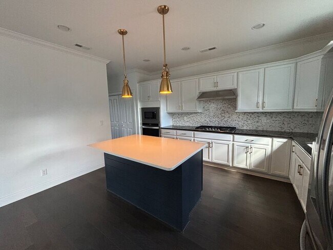 Building Photo - 5942 Amber Vly Ln