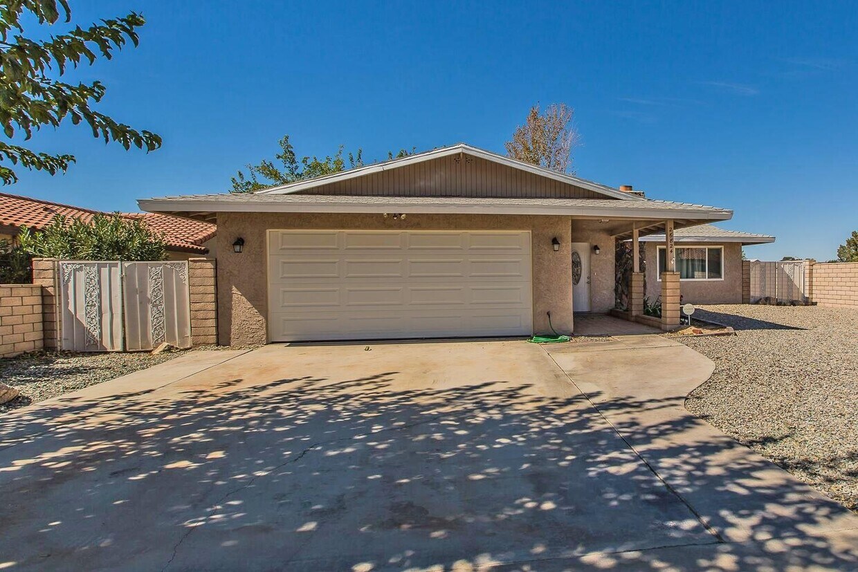 26824 Sheffield Ln, Helendale, CA 92342 House for Rent in Helendale