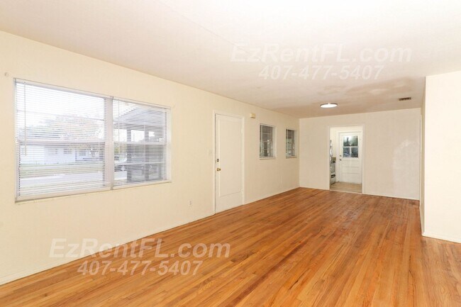 Building Photo - Nicely Remodeled 3/1 in Orlando, Section 8...