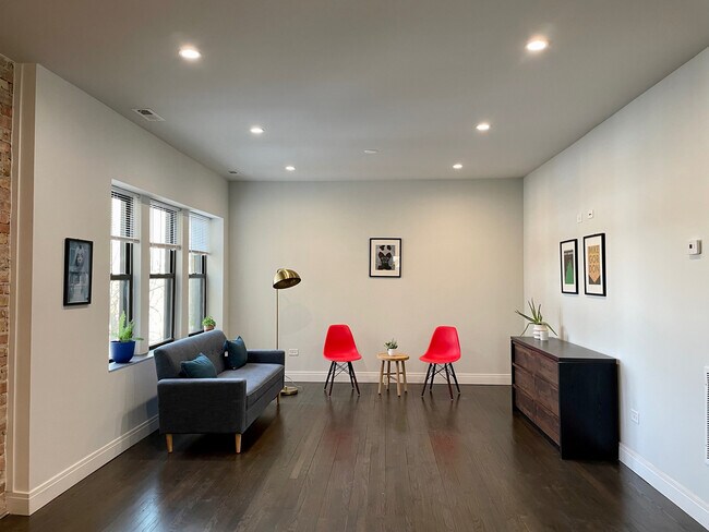 Foto del edificio - 1301 S California Ave