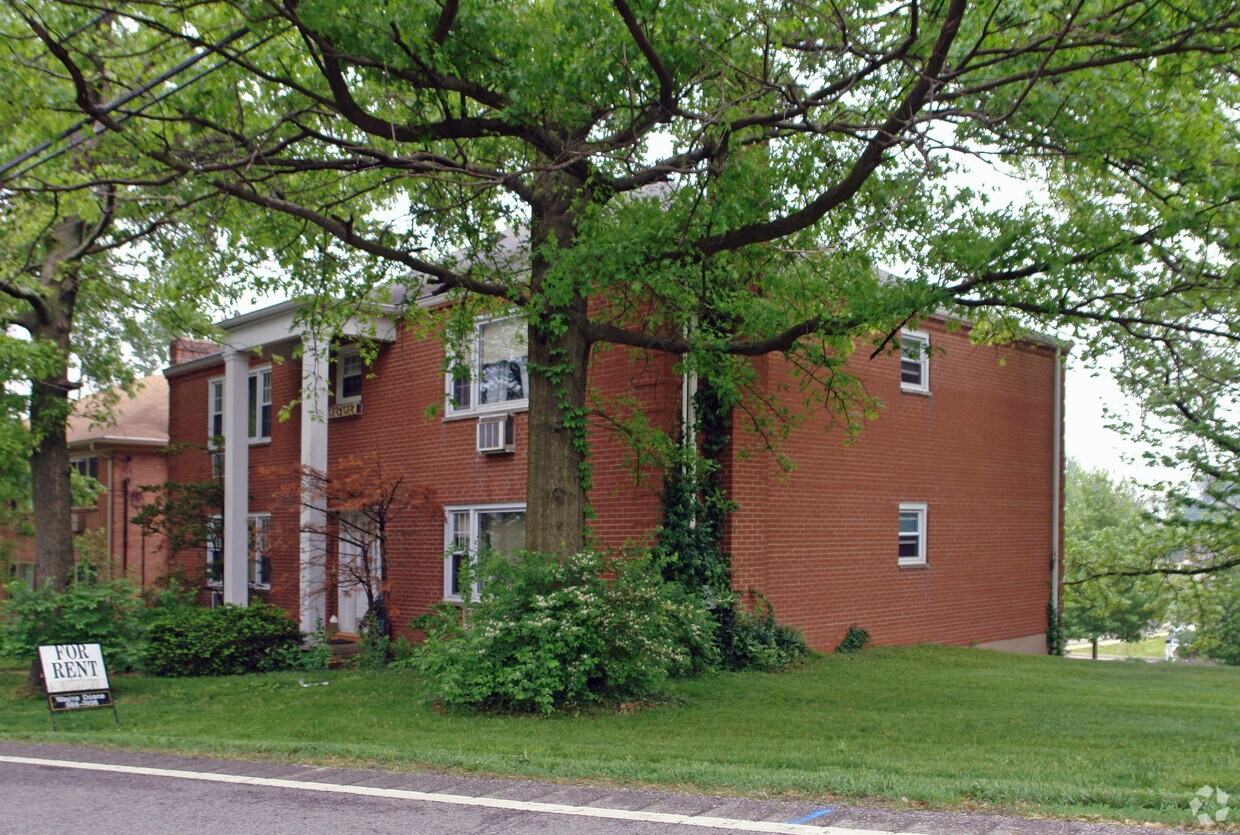 Foto del edificio - 1398 Sleepy Hollow Rd